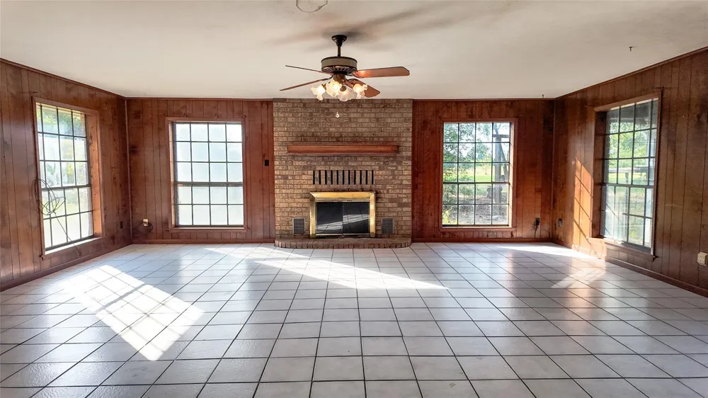 1493 Fm 980 Huntsville, TX 77320