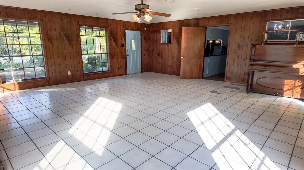 1493 Fm 980 Huntsville, TX 77320