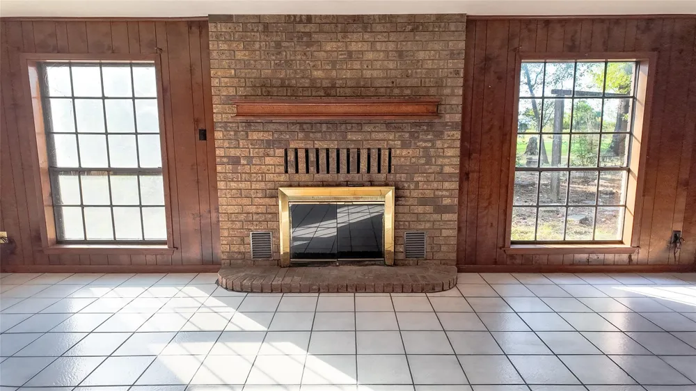 1493 Fm 980 Huntsville, TX 77320