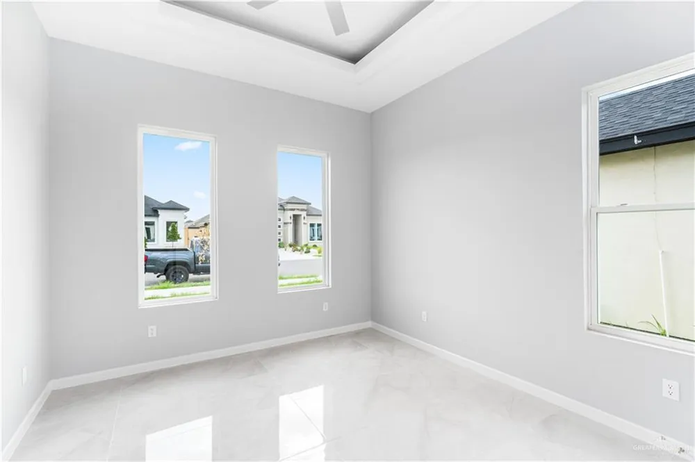 5704 Gira Del Sol Street Edinburg, TX 78542