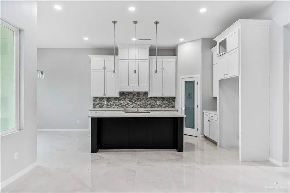 5704 Gira Del Sol Street Edinburg, TX 78542