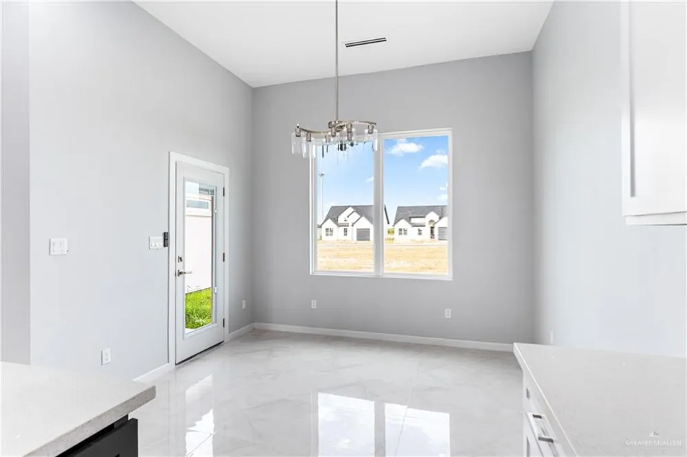 5704 Gira Del Sol Street Edinburg, TX 78542