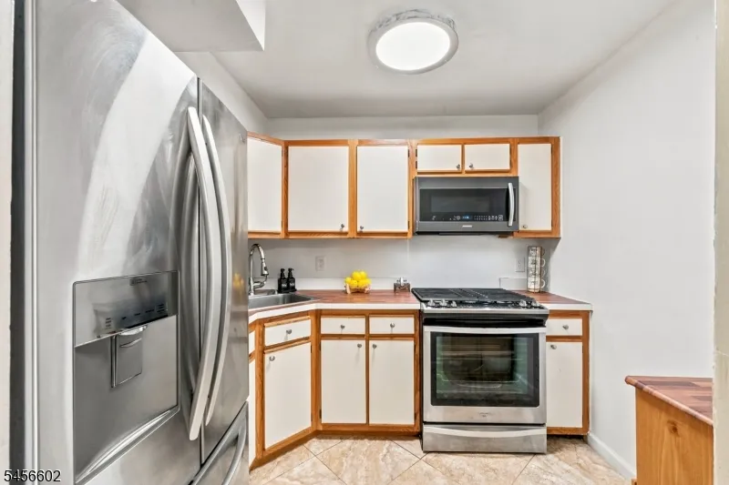 1338 Lavender Ct Mahwah, NJ 07430