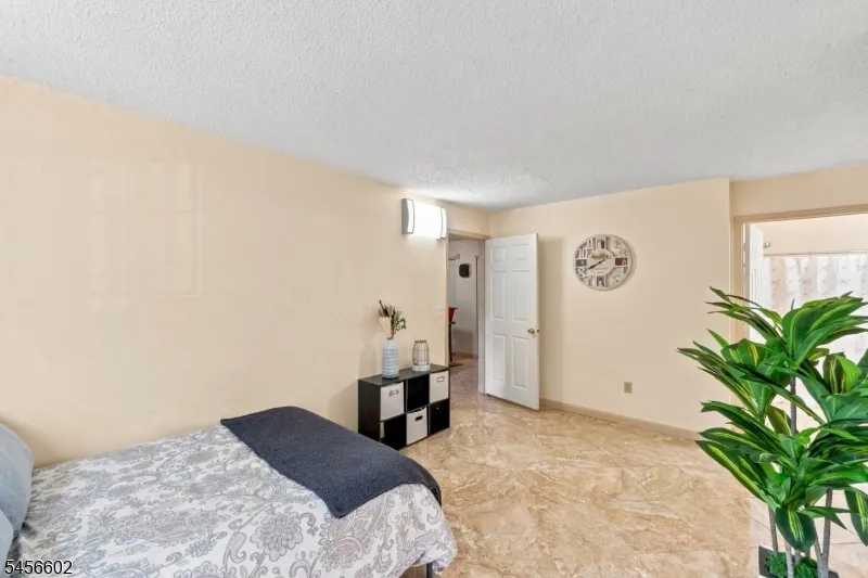 1338 Lavender Ct Mahwah, NJ 07430