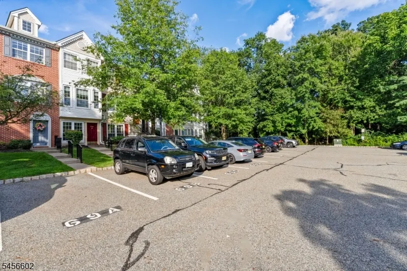 1338 Lavender Ct Mahwah, NJ 07430