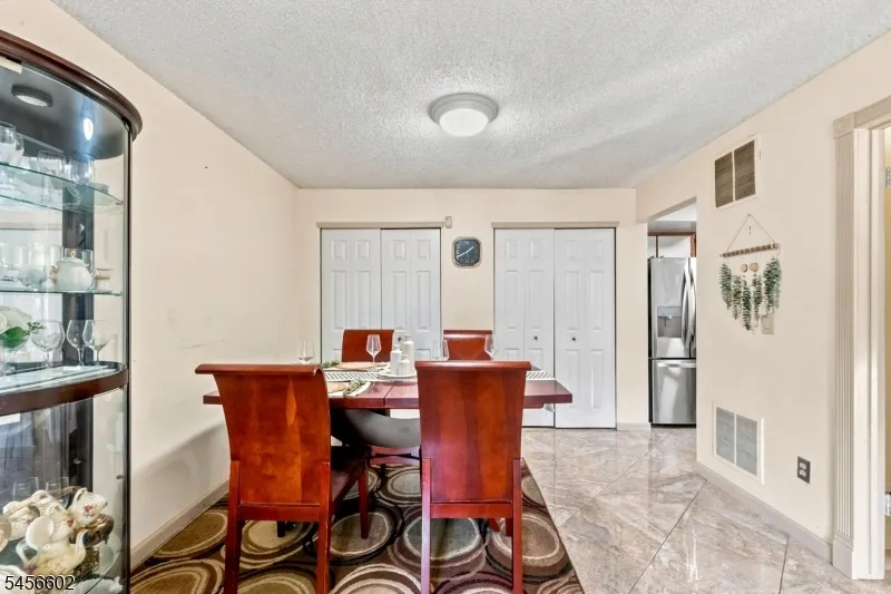 1338 Lavender Ct Mahwah, NJ 07430
