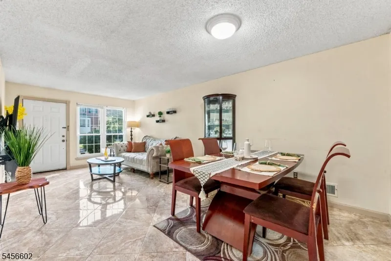 1338 Lavender Ct Mahwah, NJ 07430