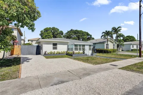 1115 NW 1st Ave