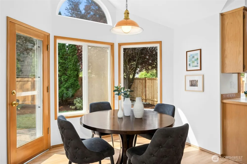 2489 239th Place NE Sammamish, WA 98074