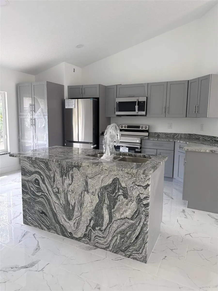6807 SW 148TH PLACE ROAD ocala, FL 34473