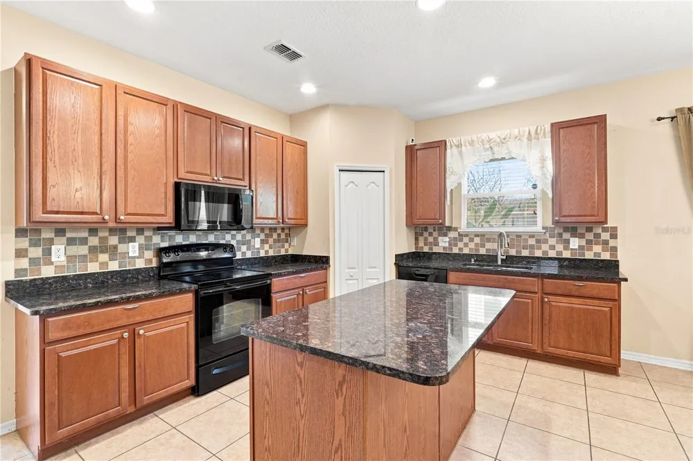 2803 MOONSTONE BEND Kissimmee, FL 34758