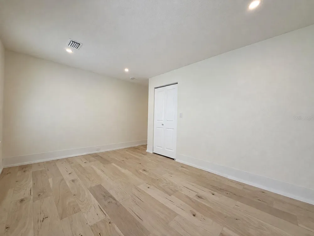 140 KINGSTON AVENUE Daytona Beach, FL 32114