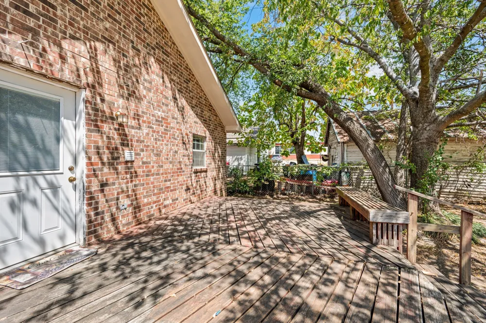 422 Wood Street Denton, TX 76209