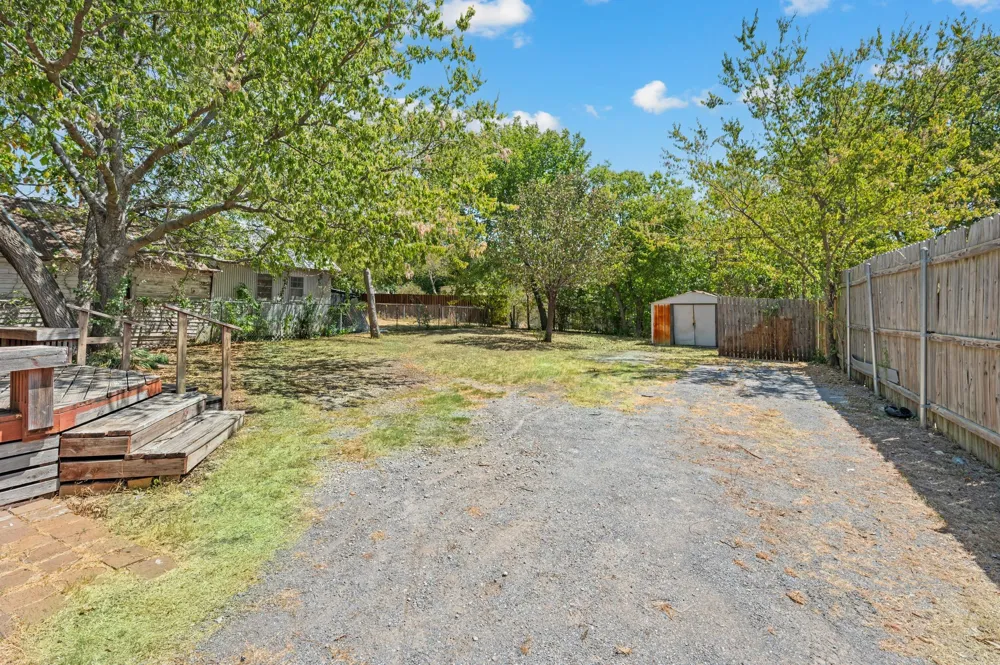 422 Wood Street Denton, TX 76209