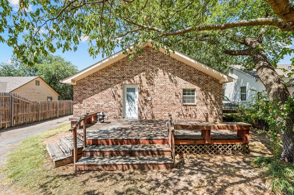 422 Wood Street Denton, TX 76209