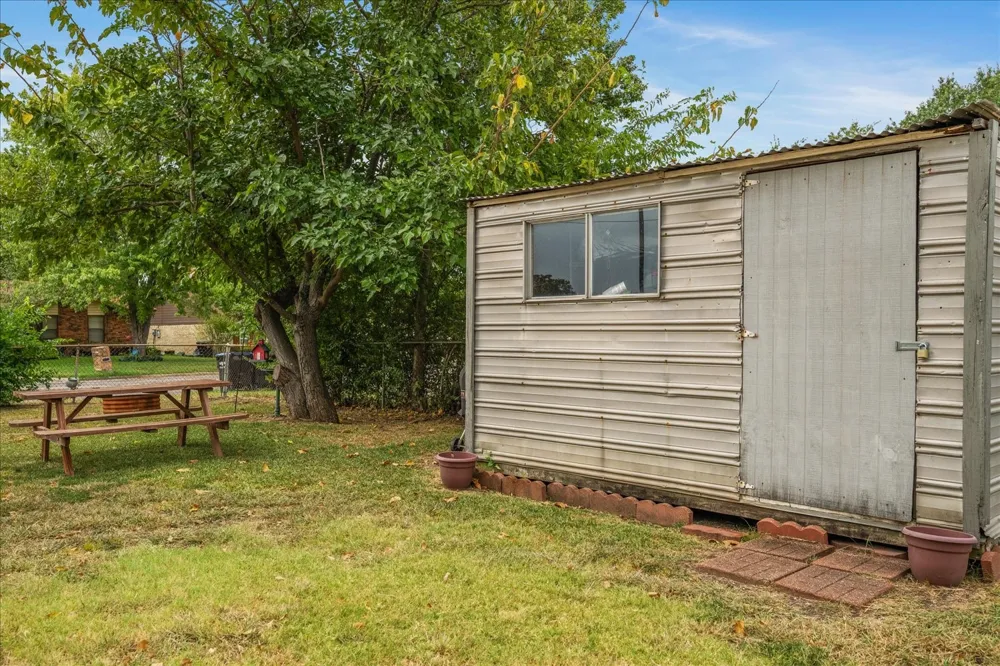 6522 Finch Drive Greenville, TX 75402