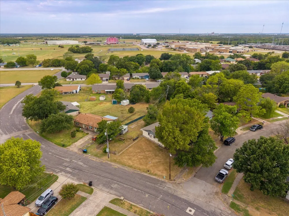 6522 Finch Drive Greenville, TX 75402