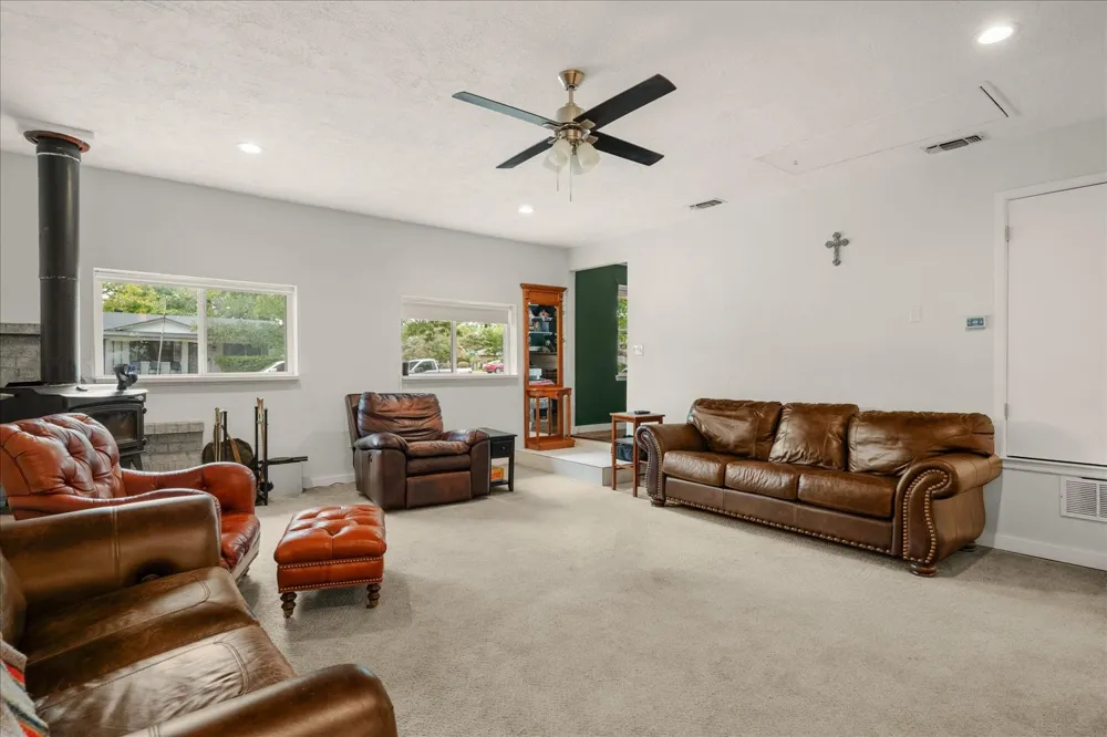 6522 Finch Drive Greenville, TX 75402