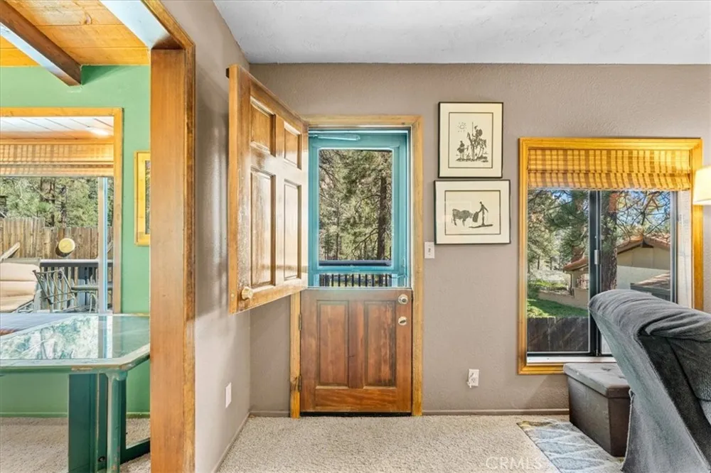 1902 Virginia Wrightwood, CA 92397