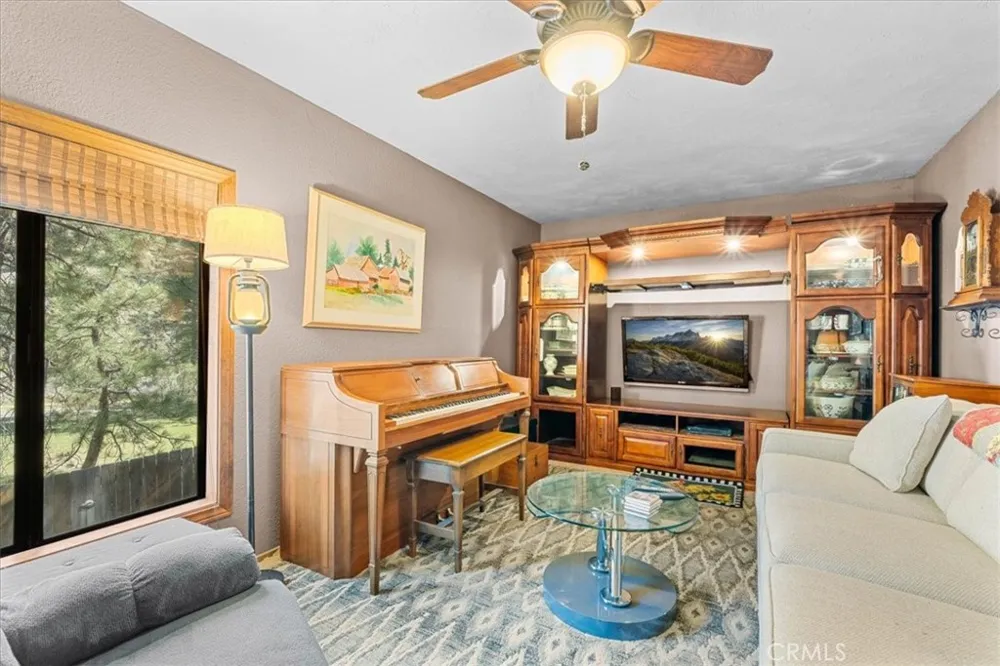 1902 Virginia Wrightwood, CA 92397