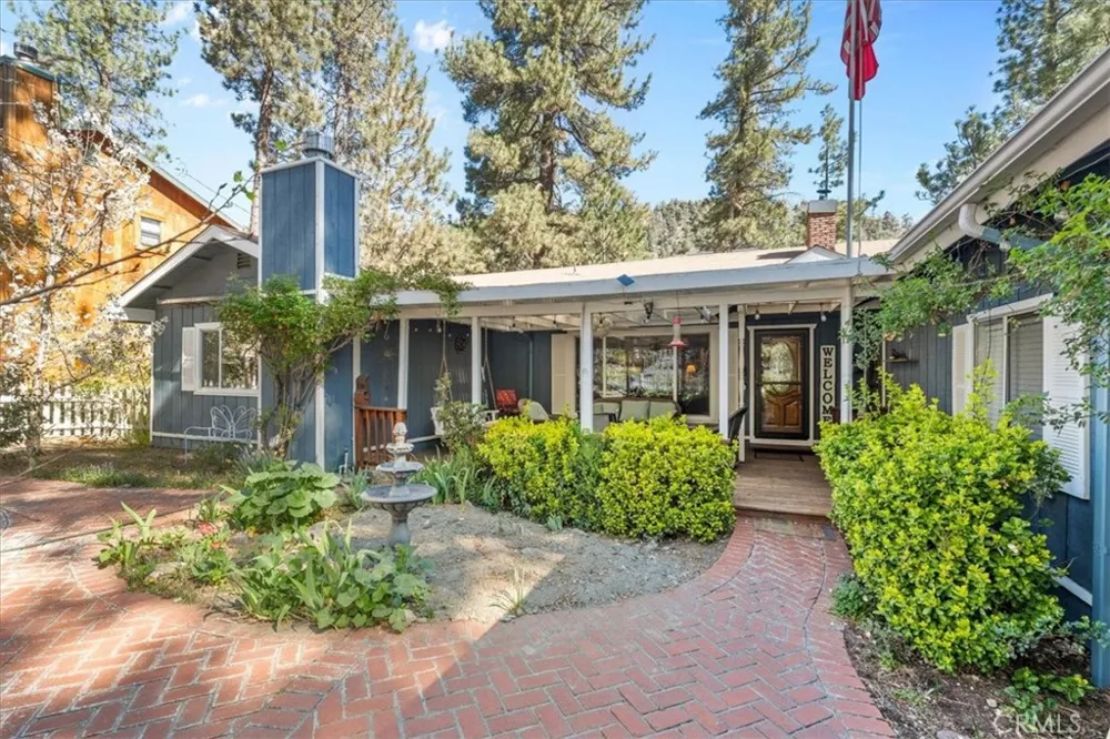 1902 Virginia Wrightwood, CA 92397