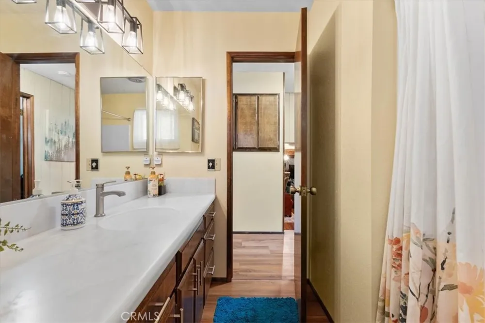 1902 Virginia Wrightwood, CA 92397