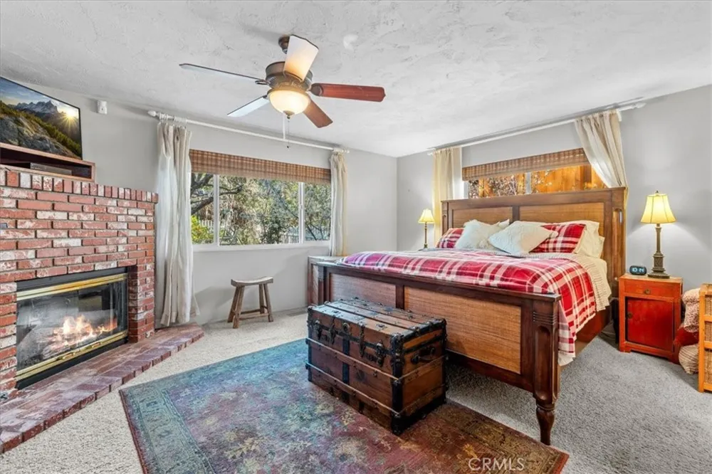 1902 Virginia Wrightwood, CA 92397