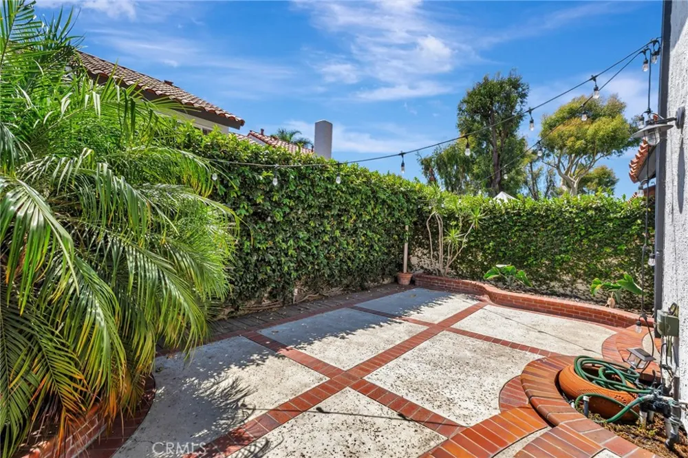512 Amber Drive Huntington Beach, CA 92648