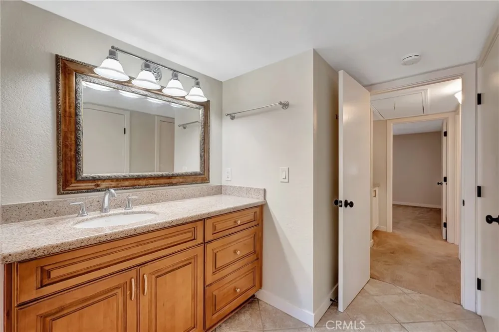 512 Amber Drive Huntington Beach, CA 92648