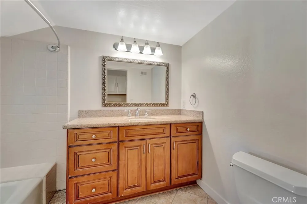 512 Amber Drive Huntington Beach, CA 92648