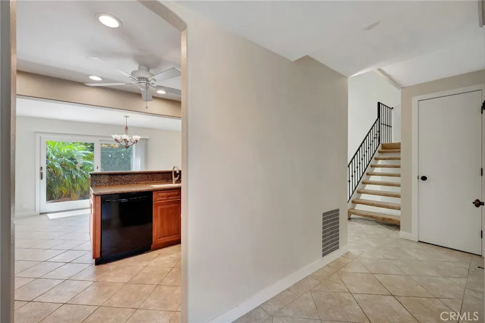 512 Amber Drive Huntington Beach, CA 92648