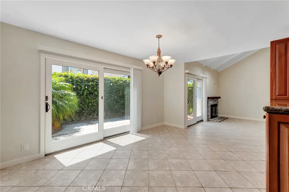 512 Amber Drive Huntington Beach, CA 92648