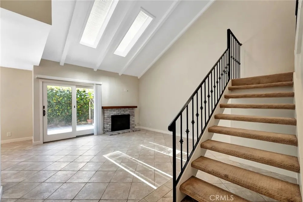 512 Amber Drive Huntington Beach, CA 92648