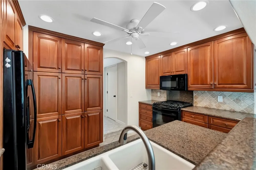 512 Amber Drive Huntington Beach, CA 92648