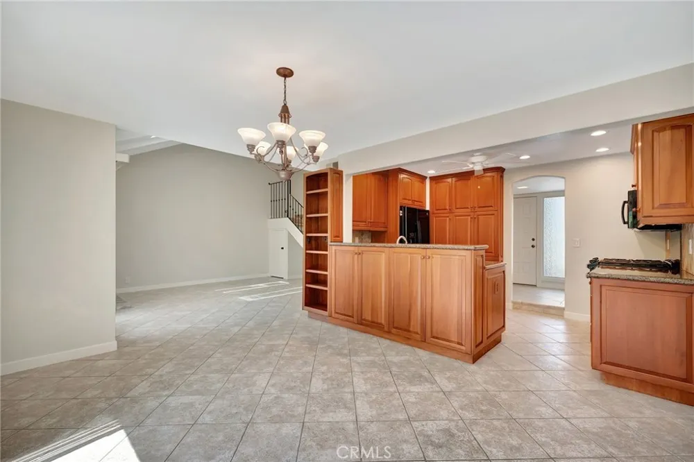 512 Amber Drive Huntington Beach, CA 92648