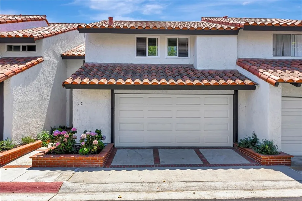 512 Amber Drive Huntington Beach, CA 92648
