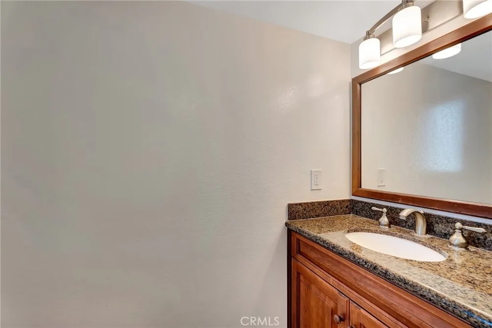 512 Amber Drive Huntington Beach, CA 92648