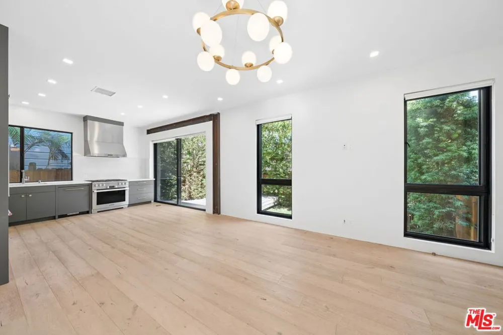 633 Palms Boulevard Venice, CA 90291