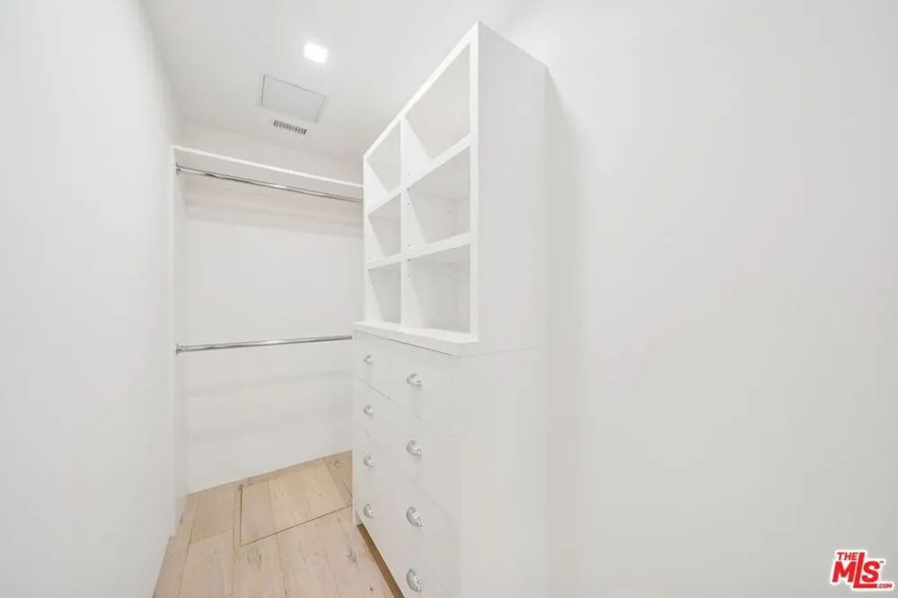 633 Palms Boulevard Venice, CA 90291