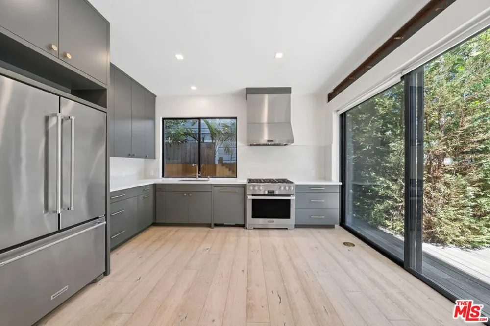 633 Palms Boulevard Venice, CA 90291
