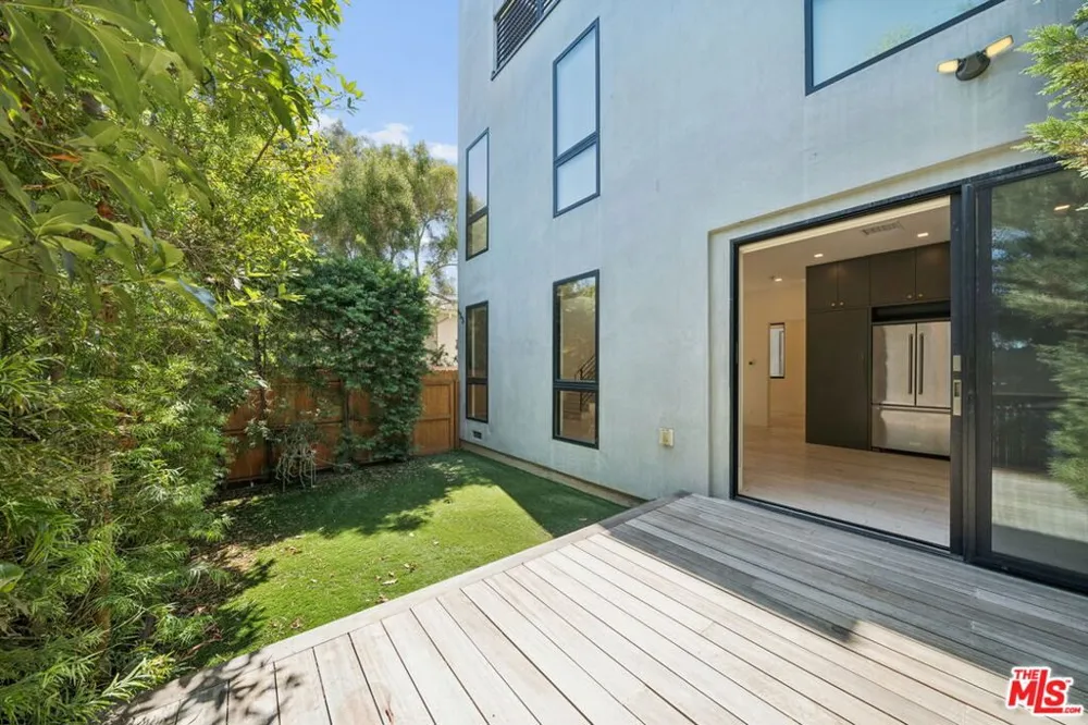 633 Palms Boulevard Venice, CA 90291