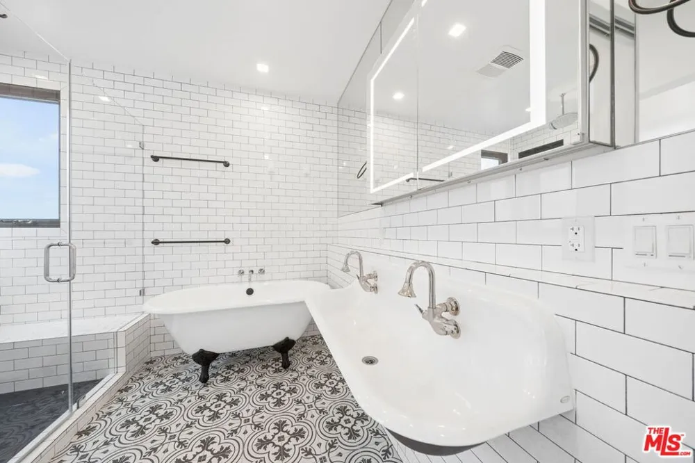 633 Palms Boulevard Venice, CA 90291