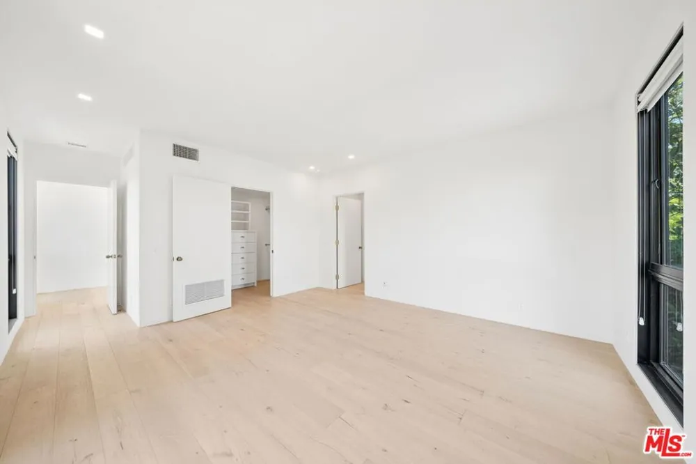 633 Palms Boulevard Venice, CA 90291