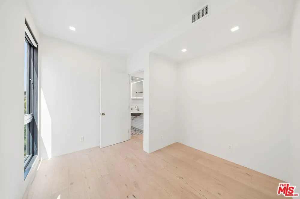 633 Palms Boulevard Venice, CA 90291