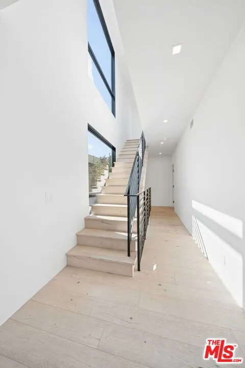 633 Palms Boulevard Venice, CA 90291