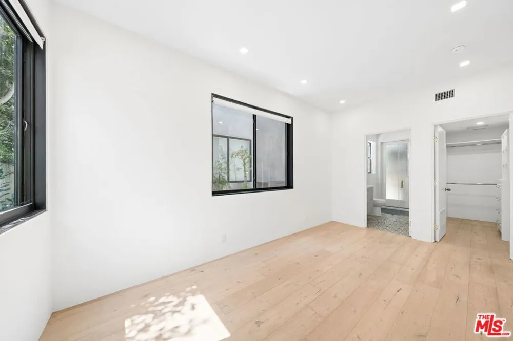 633 Palms Boulevard Venice, CA 90291