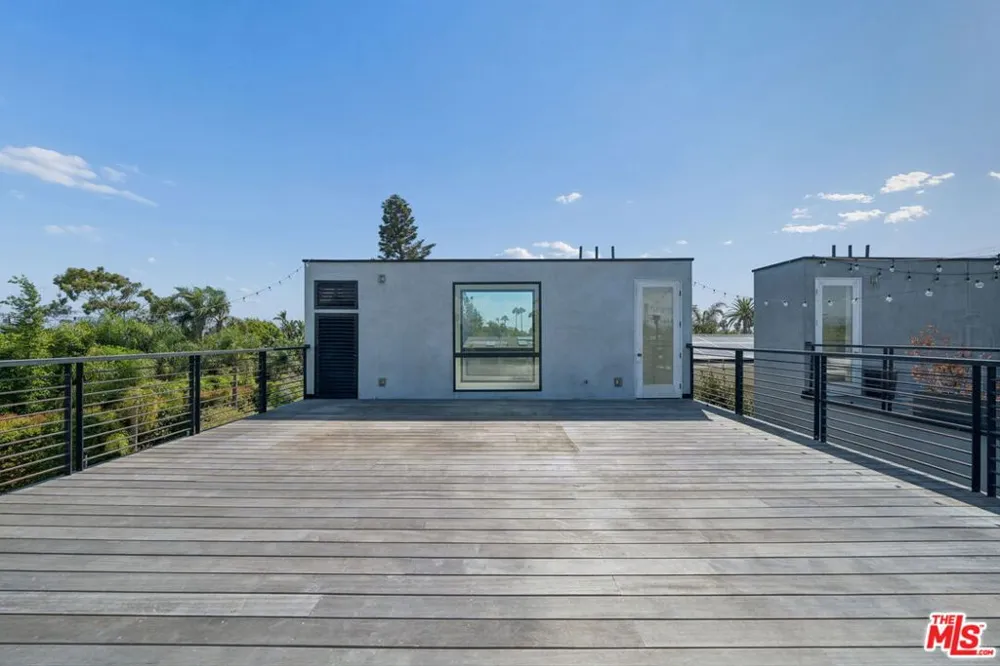 633 Palms Boulevard Venice, CA 90291