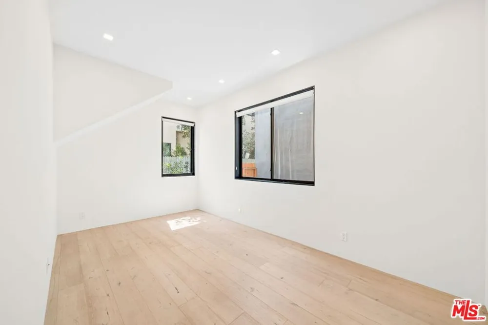 633 Palms Boulevard Venice, CA 90291