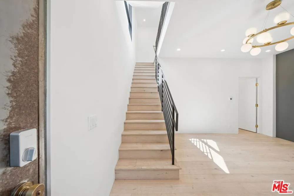 633 Palms Boulevard Venice, CA 90291
