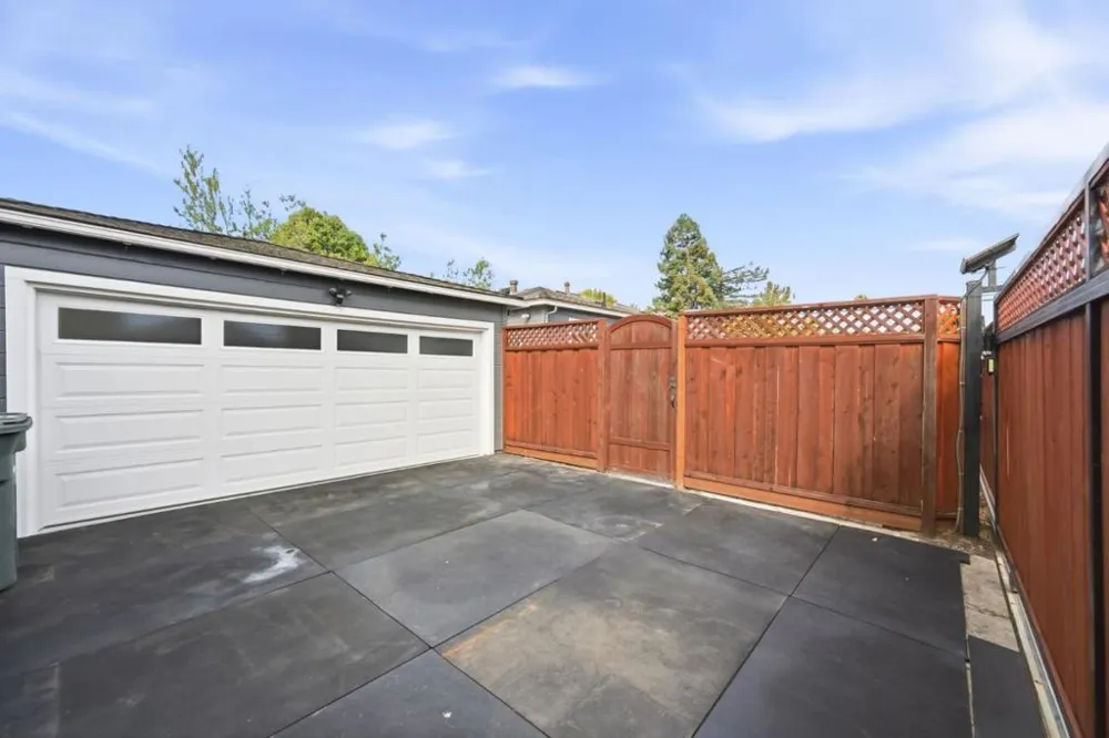 1005 Hall Street San Carlos, CA 94070